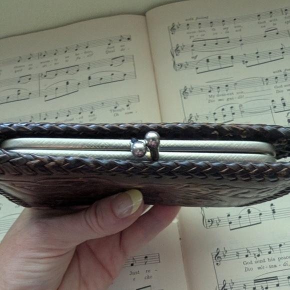 Handcrafted Brown Leather Wallet Hand Tooled - Picture 5 of 6